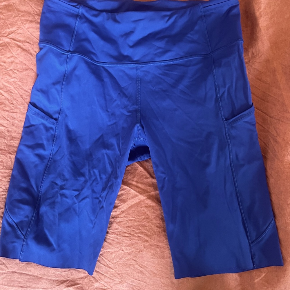 Lululemon Fast and Free 10” short Larkspur sz 10